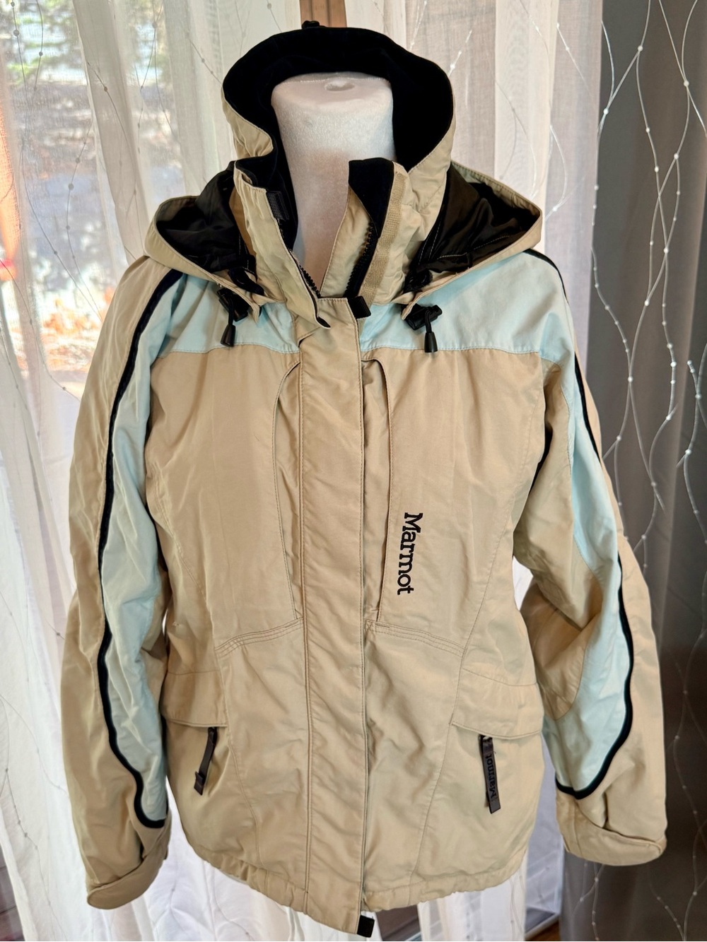 Marmot Women’s Hooded Winter Ski Jacket Tan Lt Blue Powder Skirt Sz S